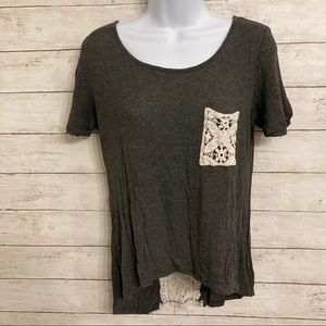 ⭐️ grey top with lace back & pocket